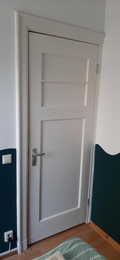 Nicole, Not For Parties, Not A Hotel, Room With Shared Bathroom, No Kitchen Amsterdam Exterior photo